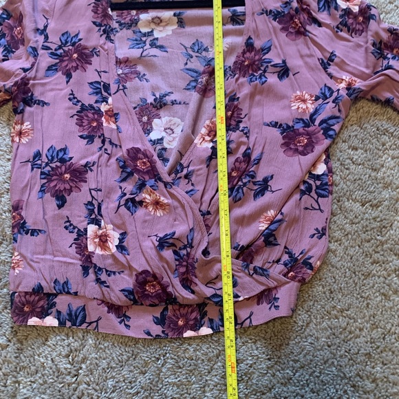 American Eagle Outfitters Floral Print Top Size M - Picture 7 of 8